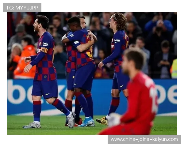 巴塞罗那外线连动推进接连穿透两层防线