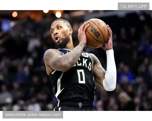利拉德外线火力精准持续,密尔沃基重建主导权