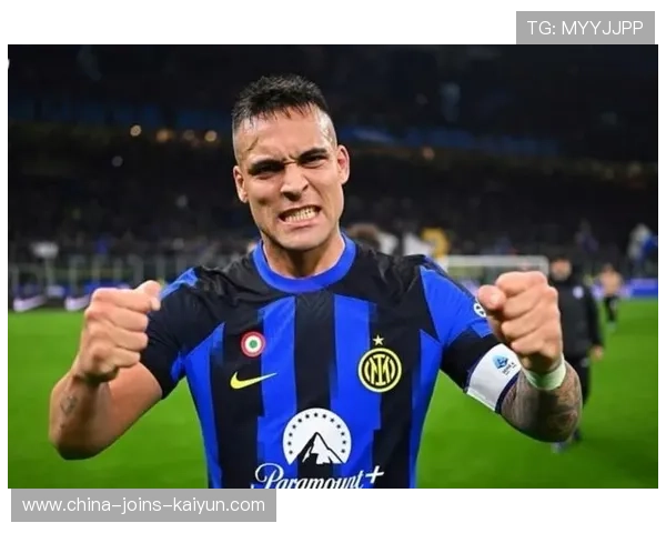 劳塔罗禁区内接应巴雷拉斜传，侧身凌空抽射破门助国际米兰锁定胜局